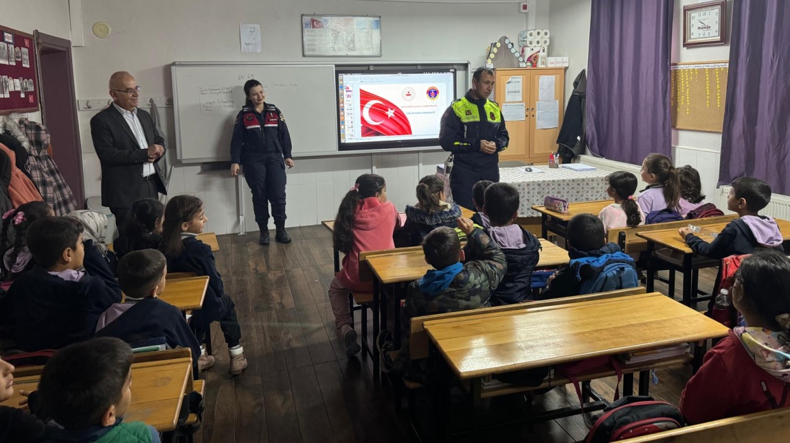 Öğrencilerimize Trafik Eğitimi Verildi